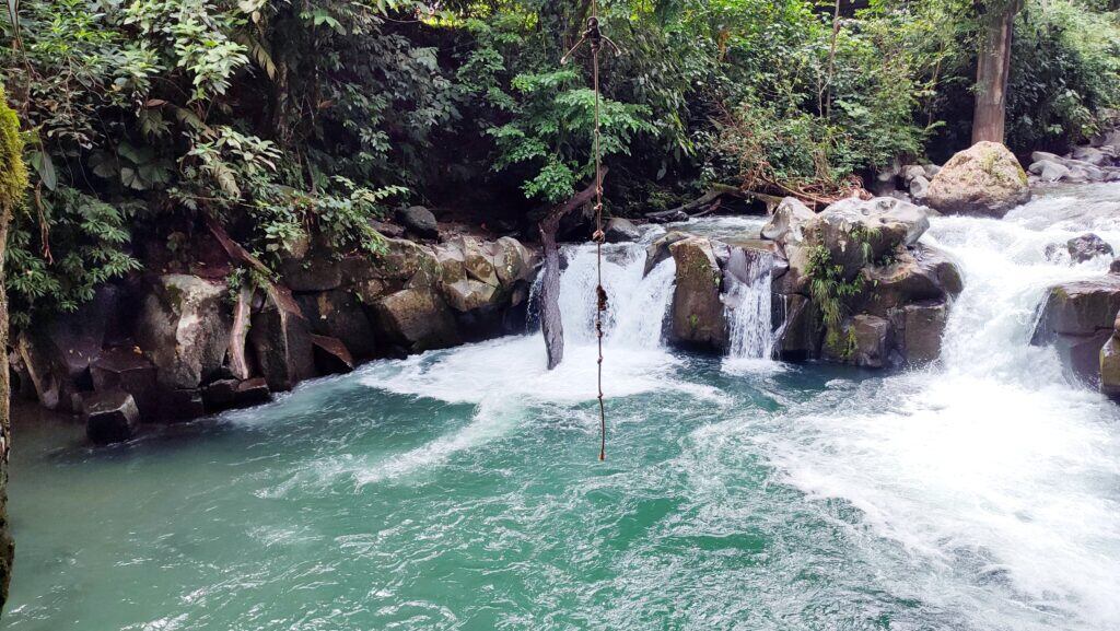 Poza El Salto en la Fortuna de San Carlos