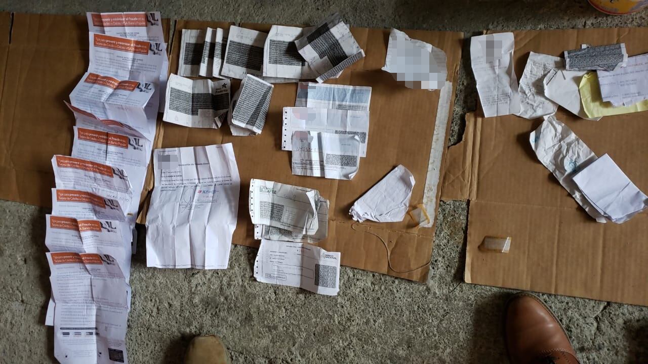 OIJ detiene a pareja sospechosa de participar en 4 estafas por un monto de ¢88 millones. Foto OIJ.