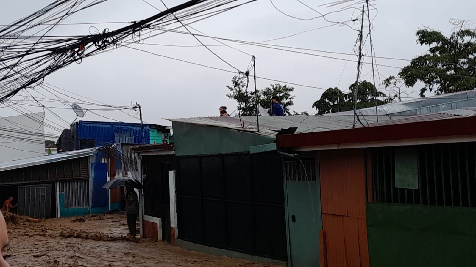 Inundaciones en Aserrí. Foto cortesía.