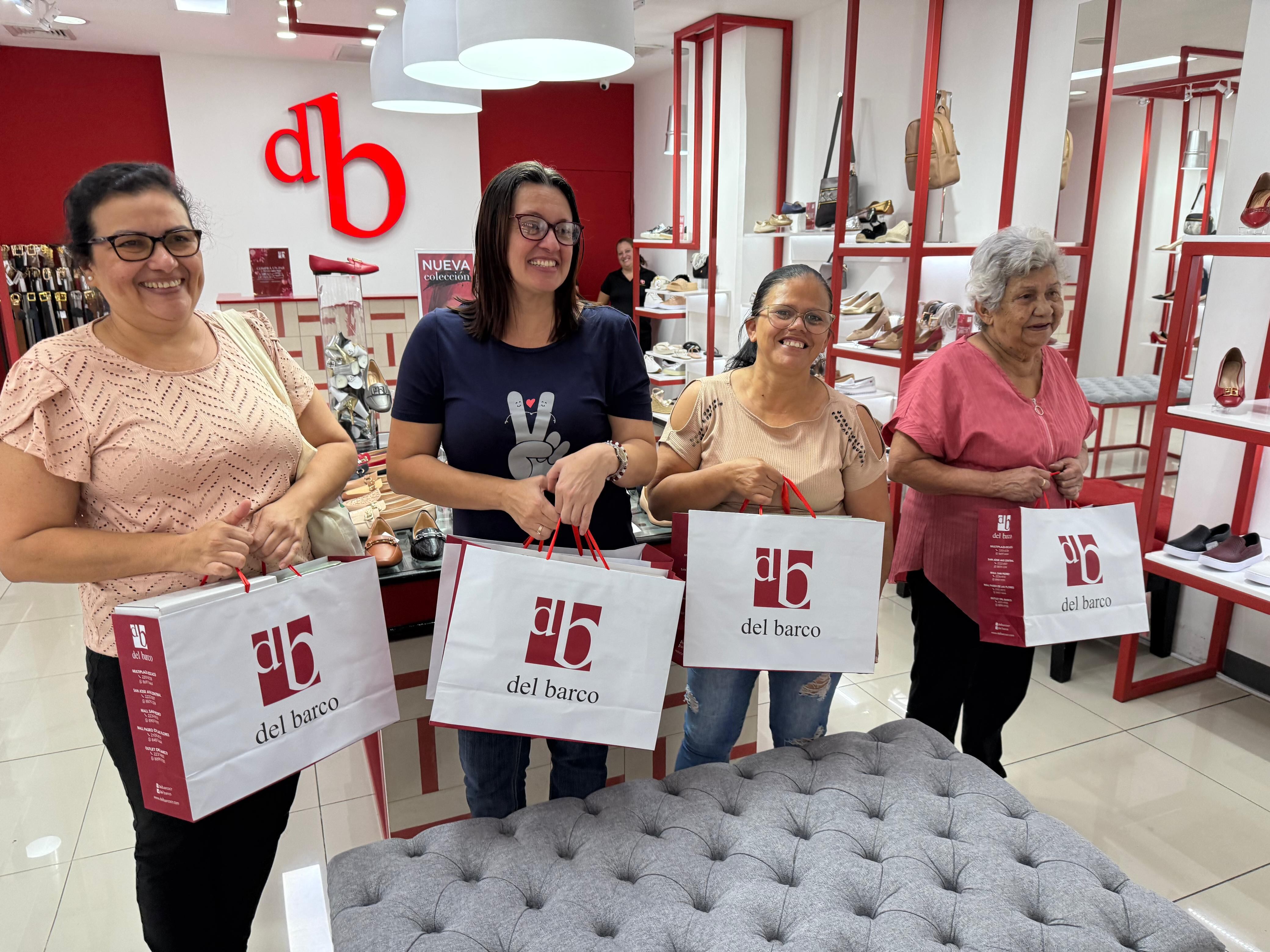 ¡Gracias mamá! Fue la promoción para el Día de la Madre 2025 en la cual La Teja rindió homenaje a 4 mamitas, dándoles regalos de patrocinadores y dándoles una experiencia Perfil ya que saldrán en la revista Perfil de setiembre del 2025. El martes 12 de agosto del 2025 vivieron un día de alegría, regalos y sorpresas.