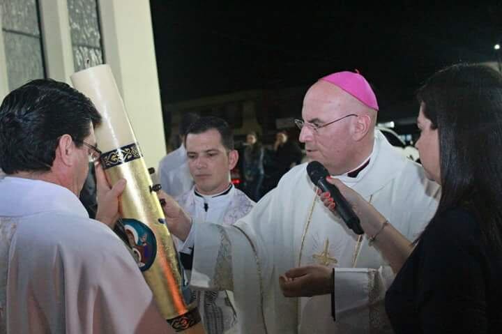 Radio Santa Clara, que pertenece a la Diócesis de Ciudad Quesada, nació el 25 de febrero de 1984 en San Carlos y siete años después nació el noticiero