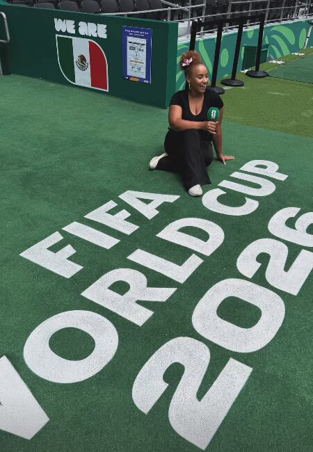 Rose Davis, locutura de Teletica radio, presente en el Mundial 2026