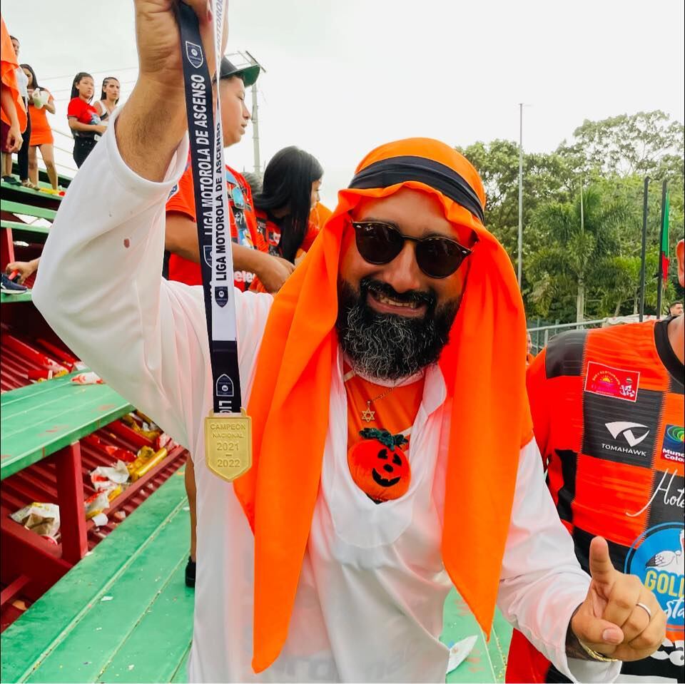 Vladimir Álvarez, el árabe, barra porteña,