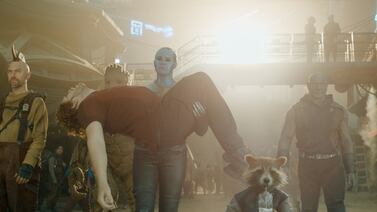 Actriz de “Jumanji” y “Guardianes de las galaxias” mostró los pasos prohibidos en bar de Guanacaste