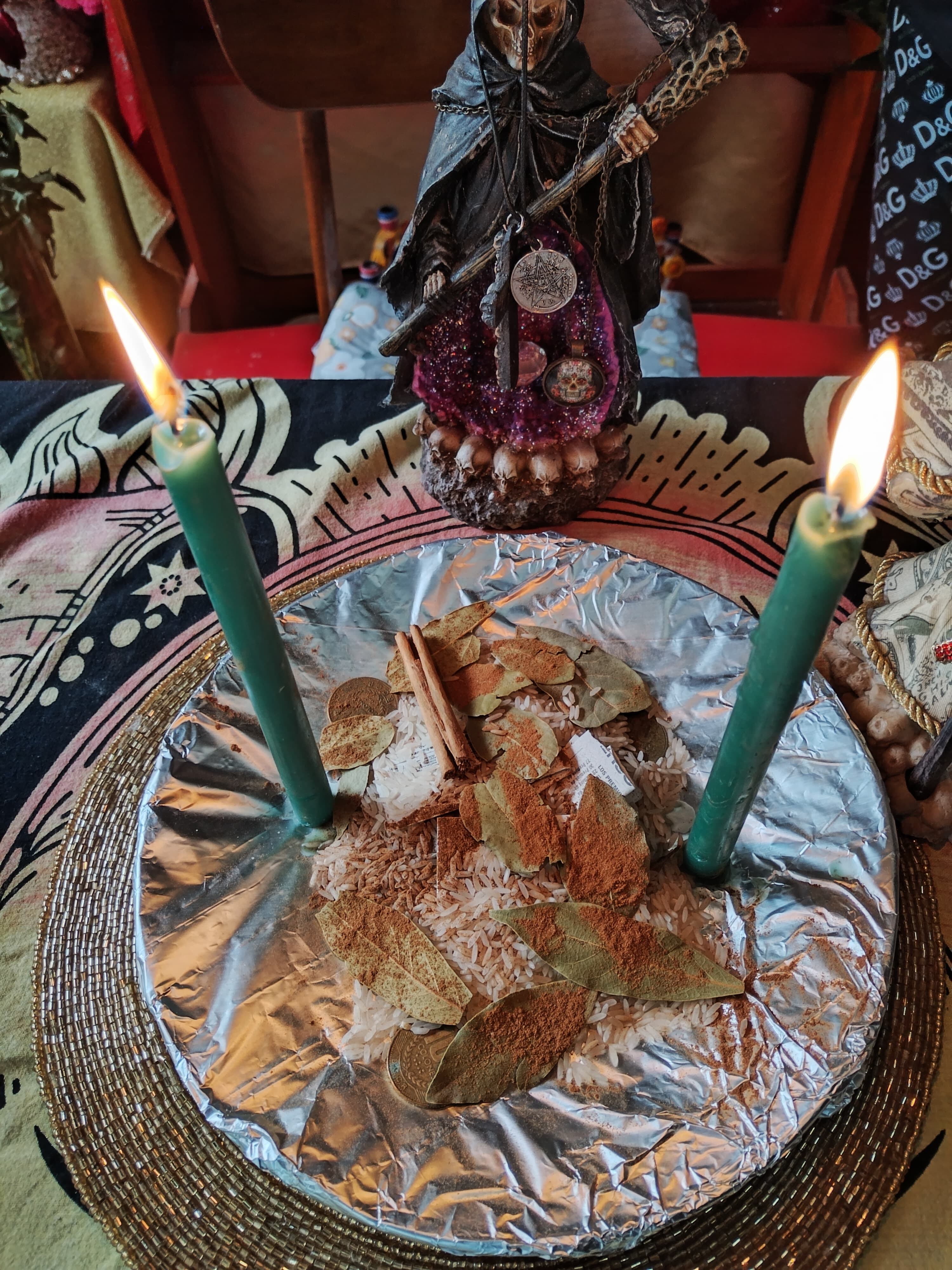 Mithzi Bonilla Solano, mejor conocida en redes sociales y el mundo real como Mithzi Tarot, le tiró las cartas del tarot al Gordo Navideño 2023