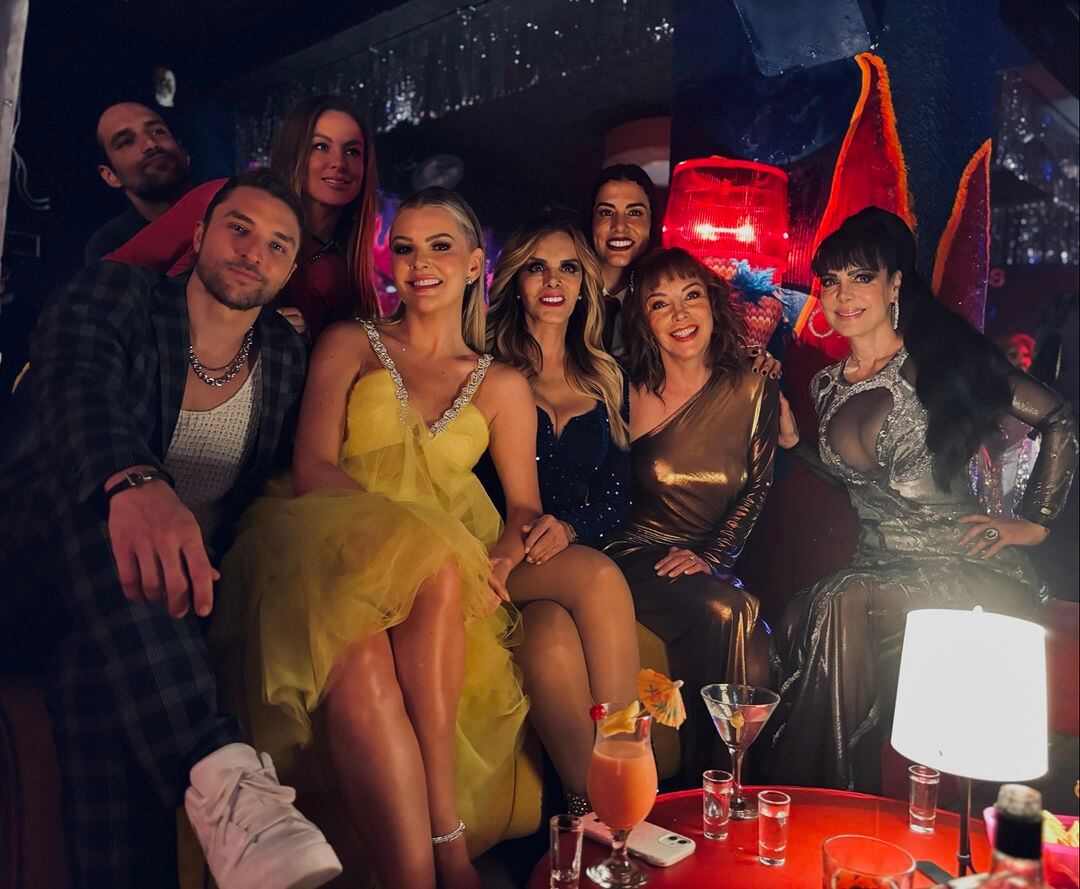 Gary Centeno y Maribel Guardia saldrán en la serie Cómplices de la plataforma ViX