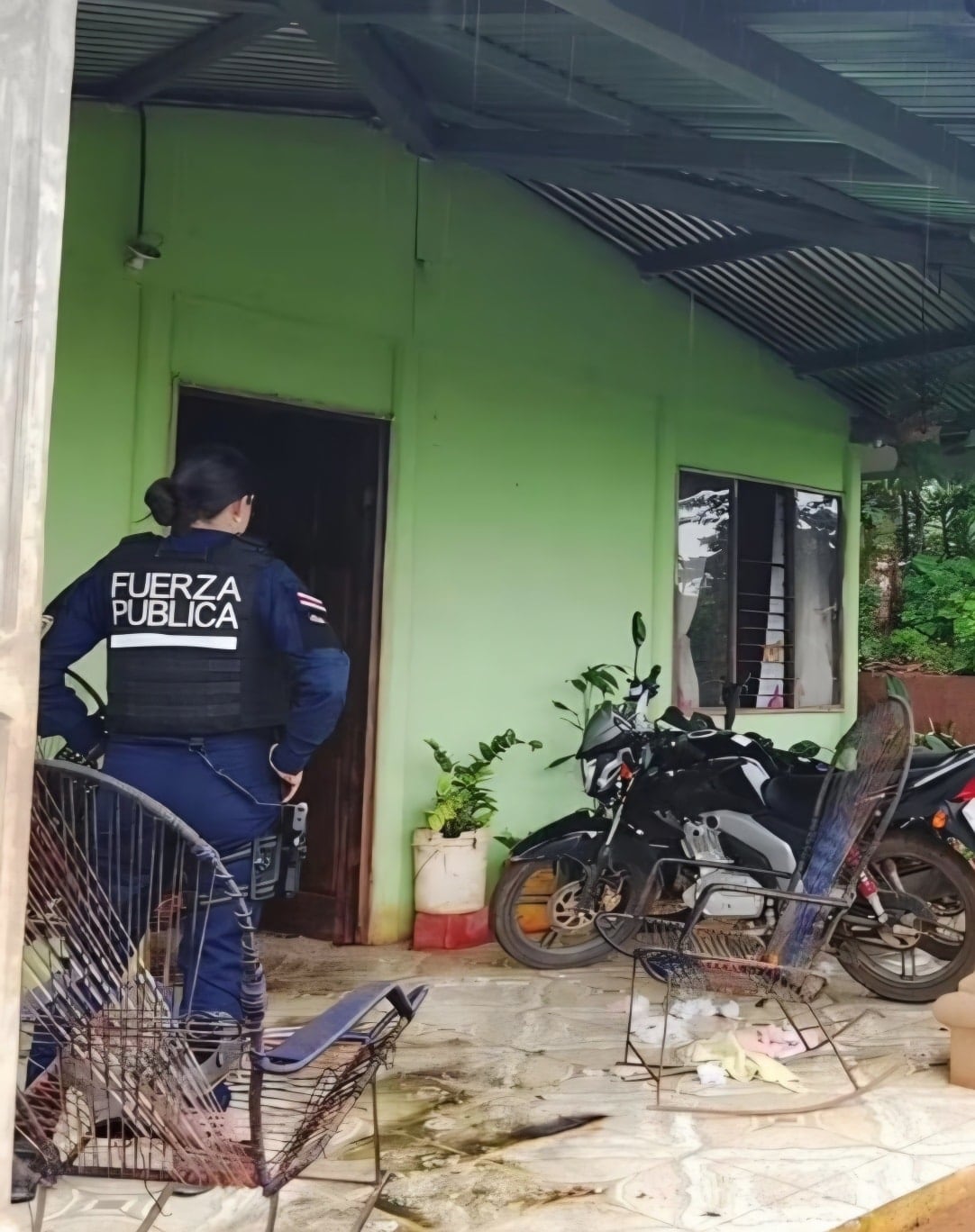 El mortal ataque ocurrió dentro de una casa en Chires, en Puriscal. Foto Allan Jara.