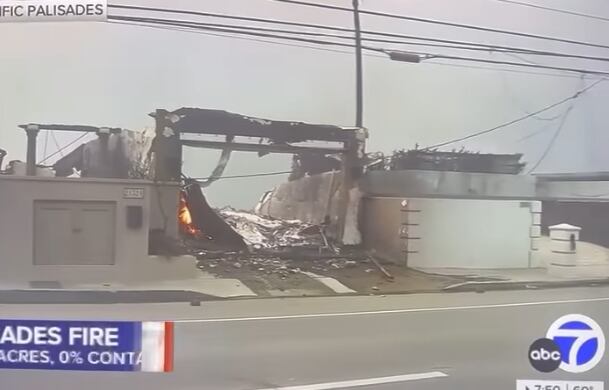 Casa quemada de Paris Hilton