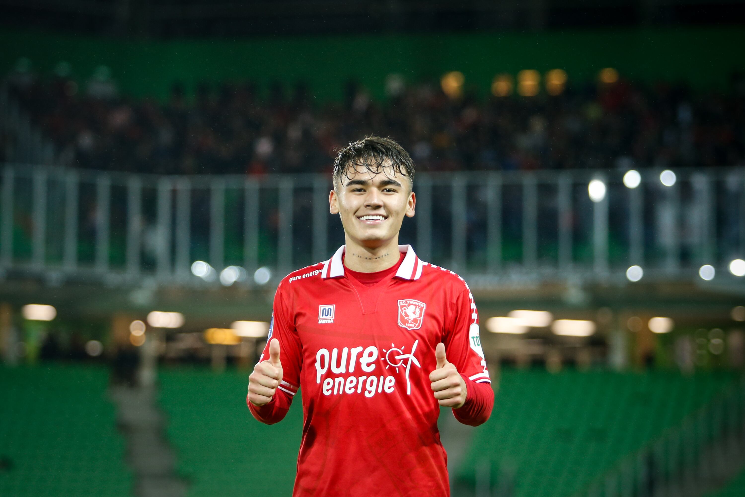 Manfred Ugalde anotó su primer gol con el Twente de Holanda. Twitter.