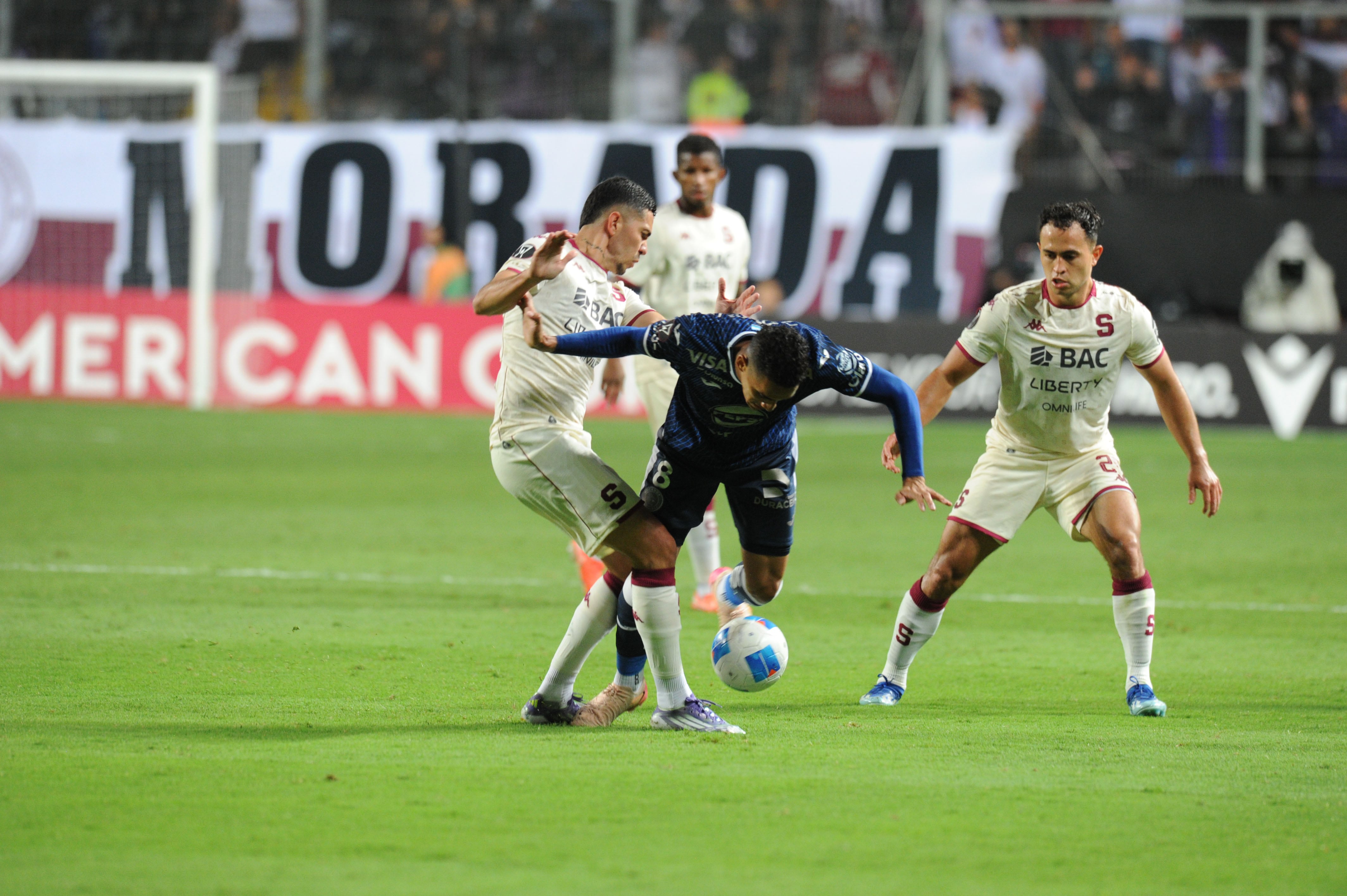 Deportivo Saprissa y el Fútbol Club Motagua.