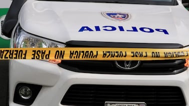 Balas alcanzan a mujer dentro de su casa en Alajuelita, pistolero llegó en servicio de plataforma