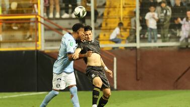 Esto dice un exárbitro sobre si Luis Paradela debió ser o no expulsado ante Sporting por esta falta