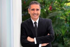 Esto dice Teletica sobre quién reemplazará a Ignacio Santos en la dirección de Telenoticias