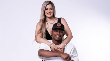 Fidel Escobar sorprende a su prometida con un millonario regalo