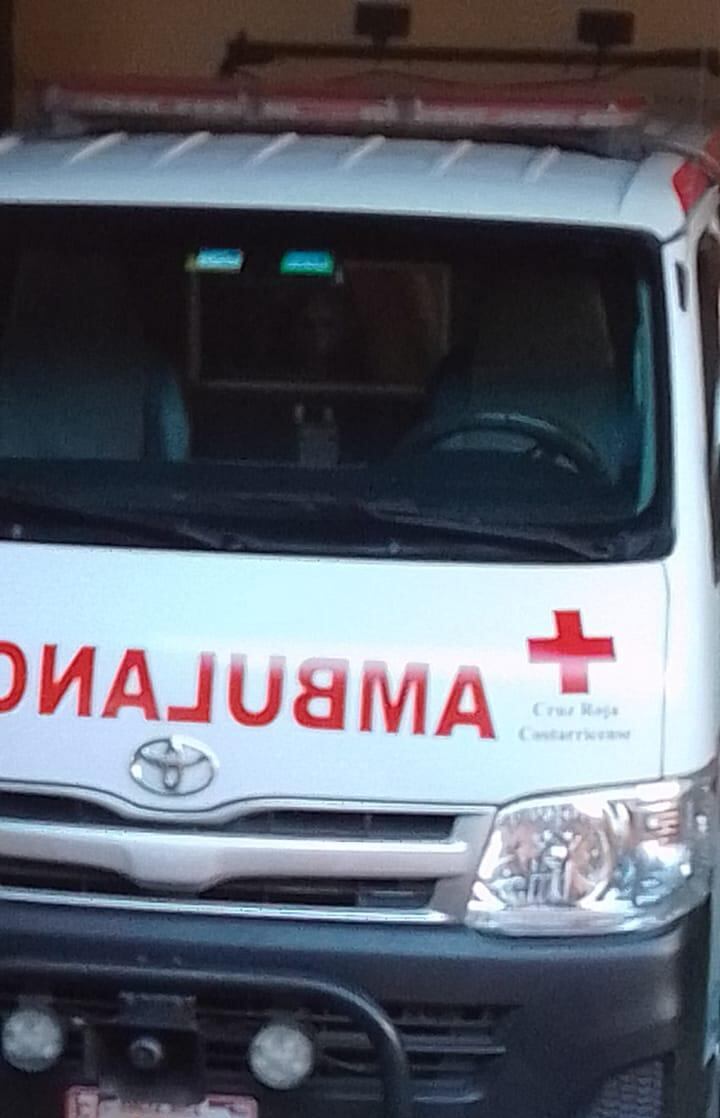 El pasado sábado 7 de agosto en una foto posiblemente apareció el fantasma de una niña en el edificio de la Cruz Roja de San Isidro del General de acuerdo a la información del grupo Investigación Paranormal CR