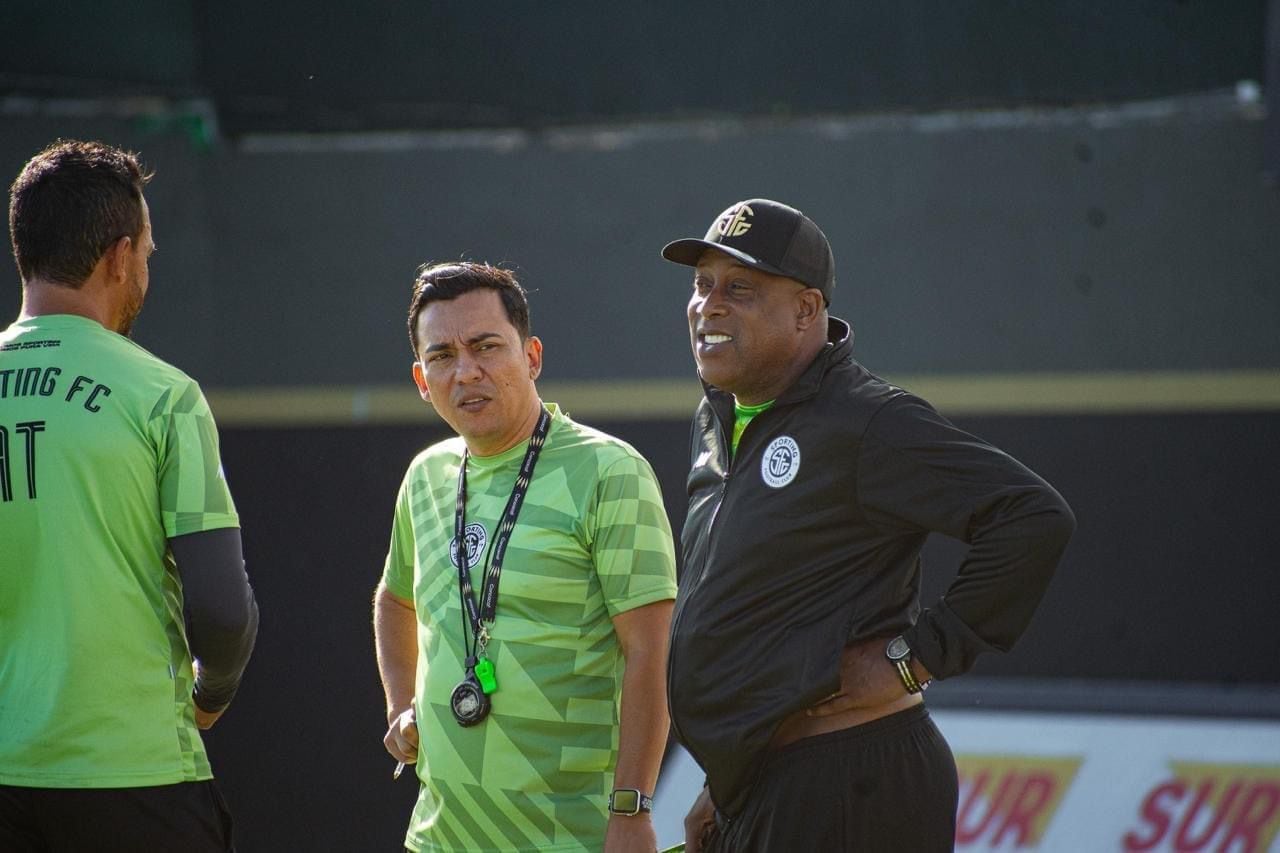 Raúl Ovares, asistente de Hernán Medford