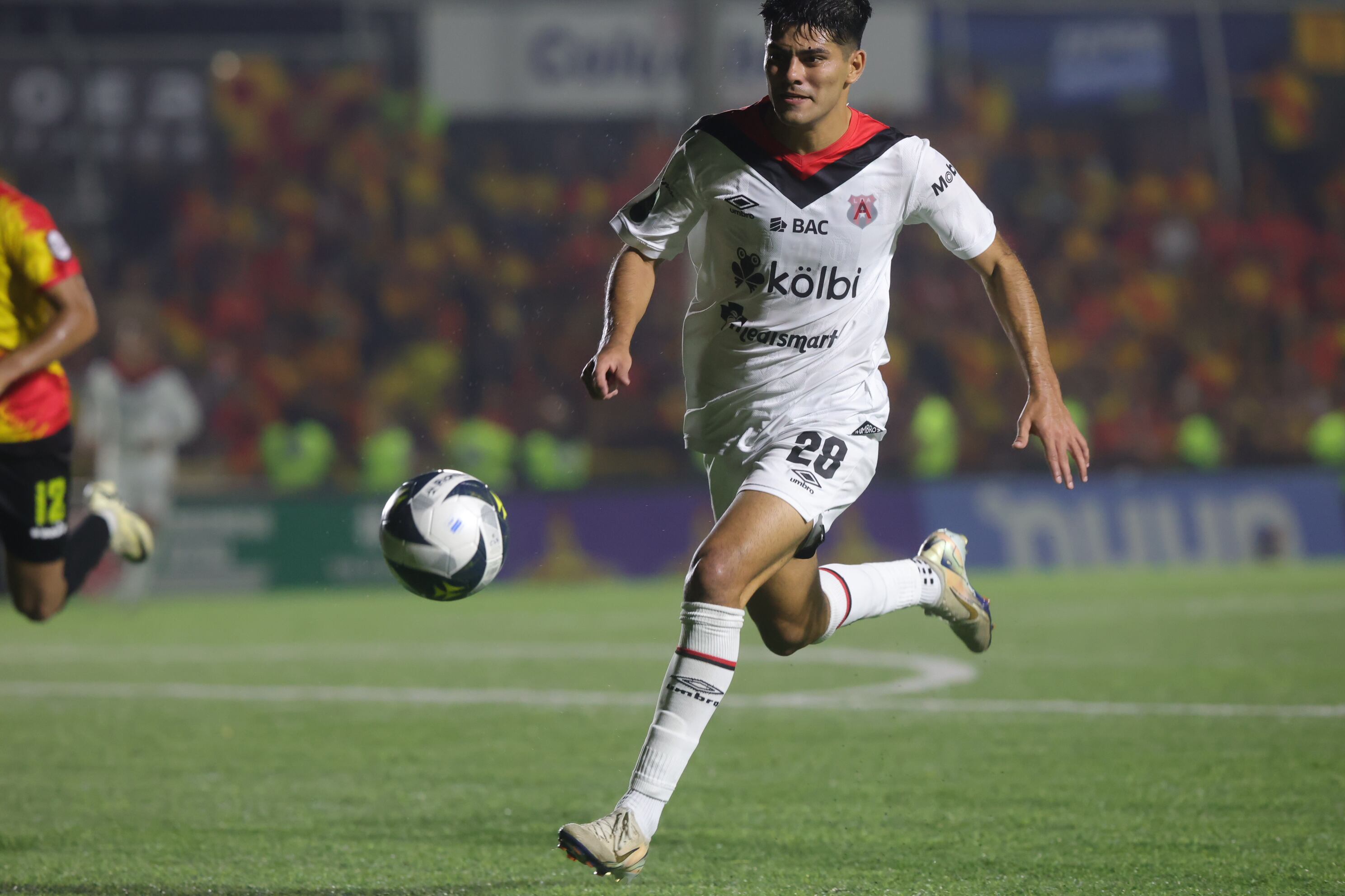 28/05/2025/ Juego entre Club Sport Herediano vs Liga Deportiva Alajuelense por el partido de vuelta de la gran final el torneo Clausura de la Liga Promerica en el estadio Carlos Alvarado / foto John Durán