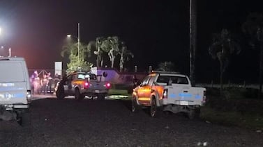 Cuerpo de mujer que era trasportado en carro tenía bolsa en la cabeza y violentos golpes