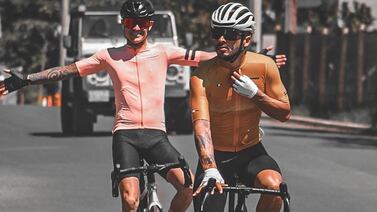 Ciclista presenció cómo su mejor amigo fue embestido por carro por una grave imprudencia