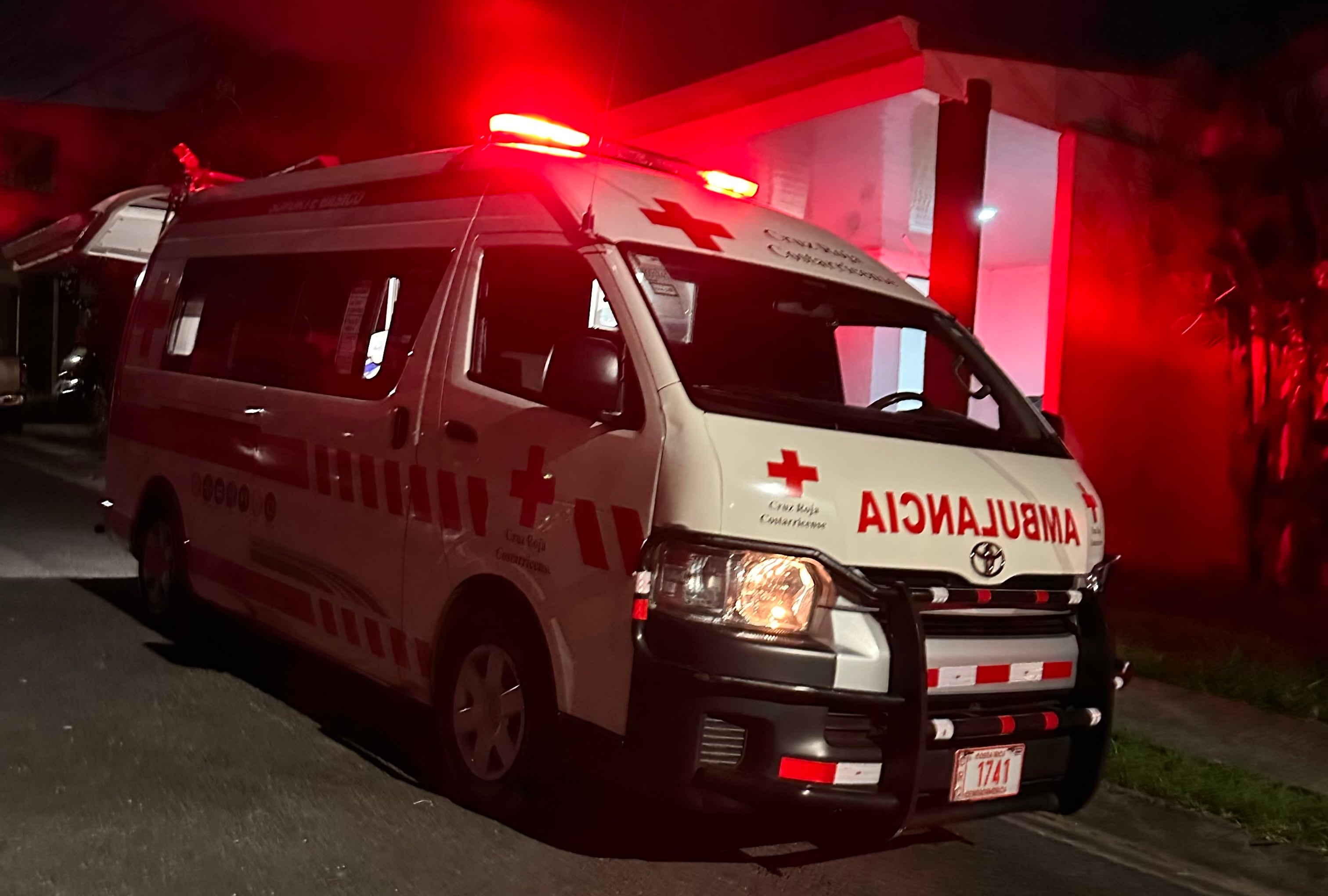 Ambulancia cruz roja