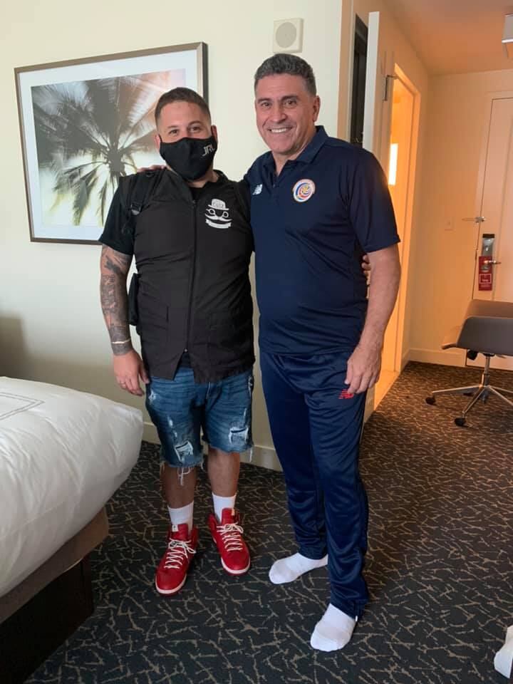 Alex Arrieta, peruano, barbero de la Sele en Orlando City