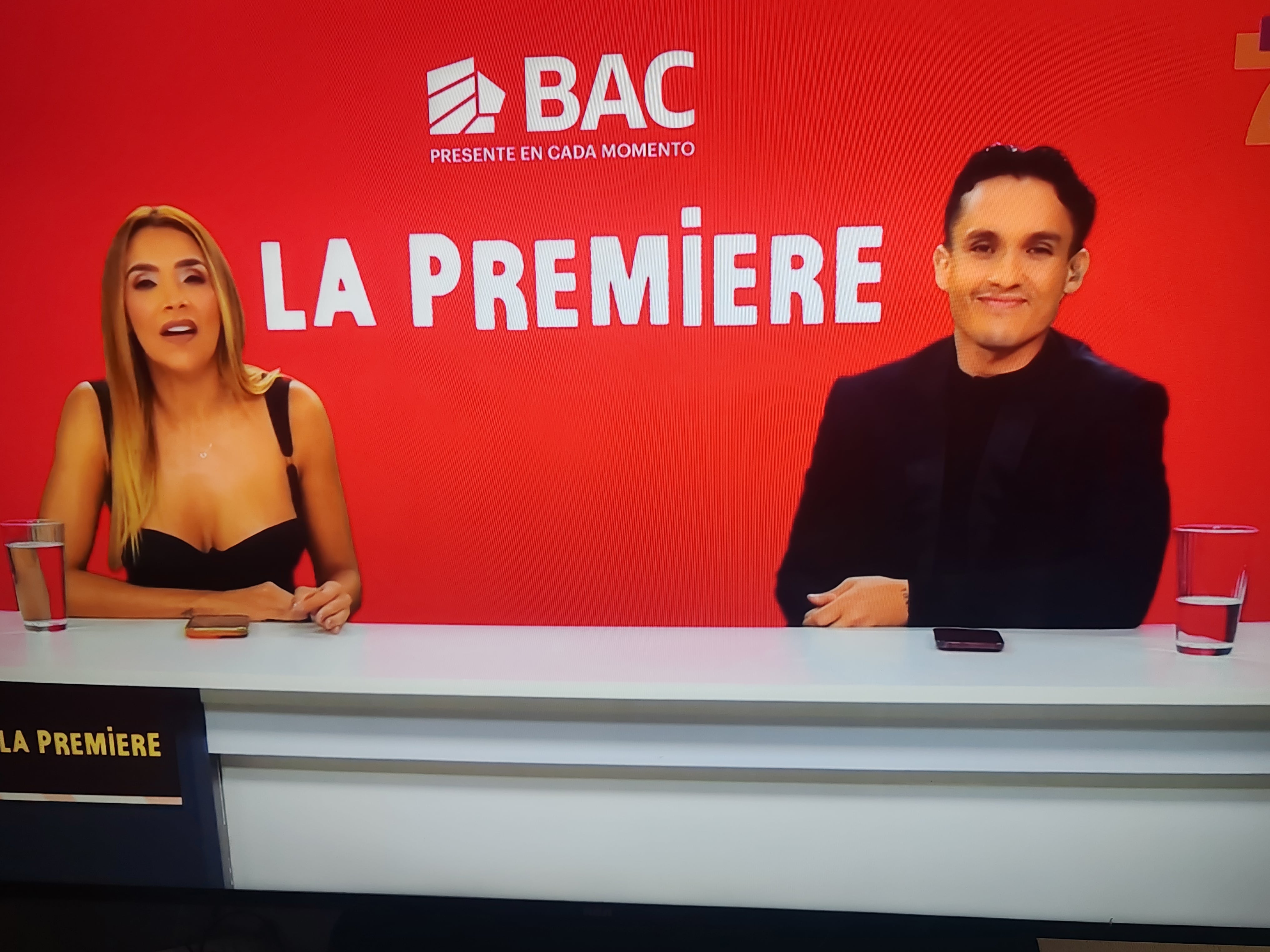 Ericka Morera y Wálter Obando presentado el especial de Karol G "La Premiere".
