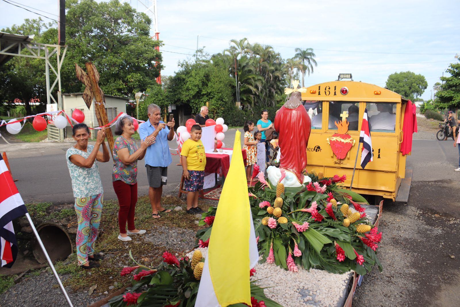 La pasada del corazón de Jesús en Orotina se hará en tren este sábado.