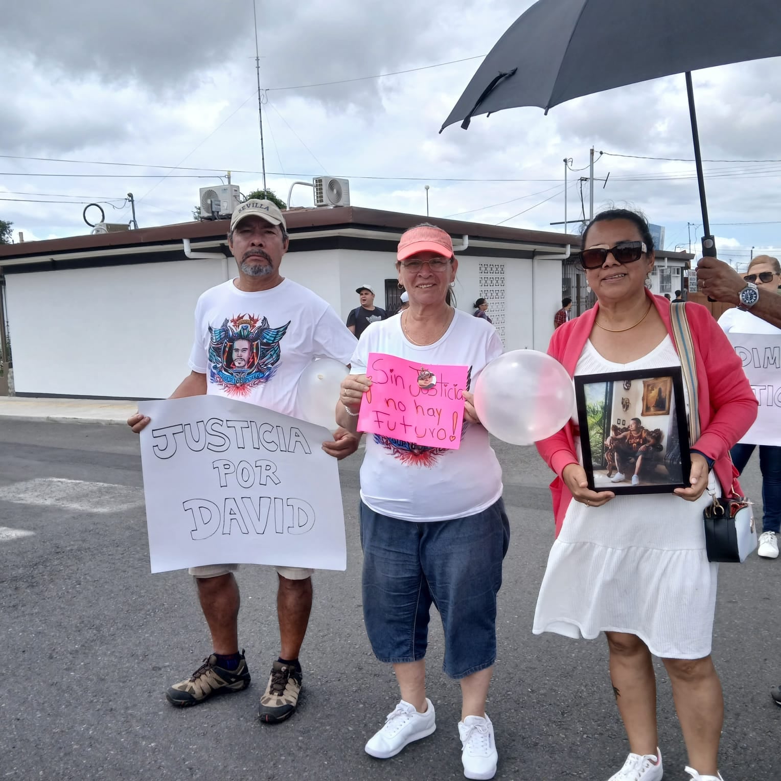 Familia de joven asesiando Ariel Arauz marchó para pedir justicia