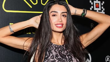 Se ganaba la confianza de hombres mayores y luego los robaba: famosa modelo ahora enfrenta graves cargos