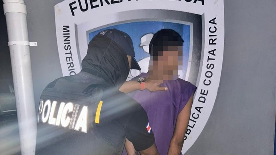 Un hombre de apellido Guevara fue enviado tres meses a la cárcel como una medida cautelar al ser detenido por la Fuerza Pública de Nicoya al tener una orden del Tribunal de Juicio de Nicoya.