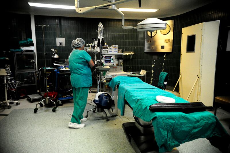 Cirugías se verían afectadas por renuncia masiva de médicos especialistas de CCSS.