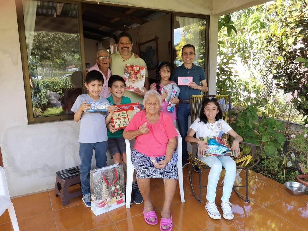 En Llanos de Altamirita, San Carlos, vive una mujer que lleva en el corazón la historia de muchas madres costarricenses de antaño. Doña Zulema Gómez Orozco, de 89 años, tuvo 14 hijos