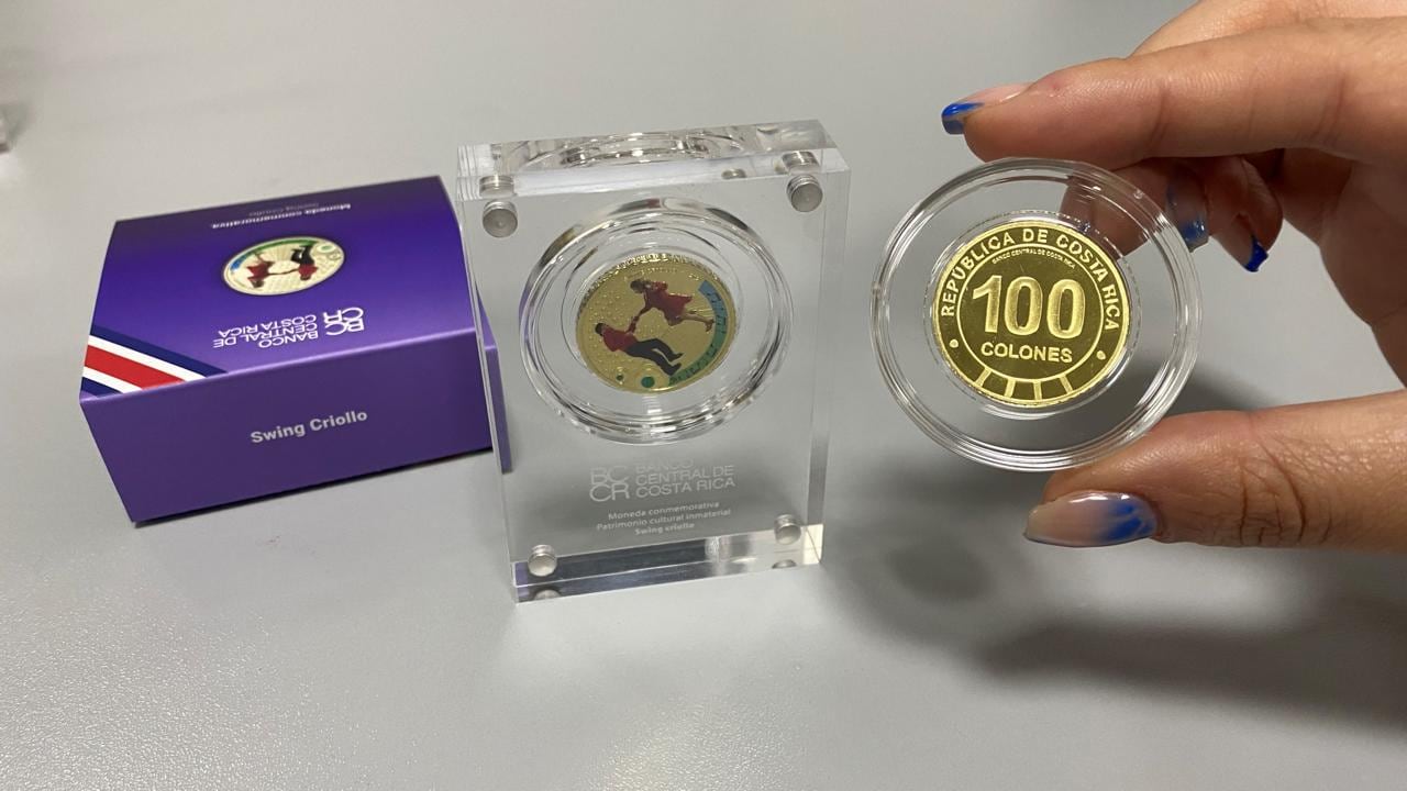 Moneda coleccionable de 100 colones