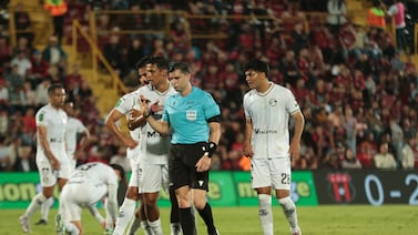 ¿Se salvó la Liga? La jugada que encendió la furia de Sporting y la contundente explicación de Henry Bejarano