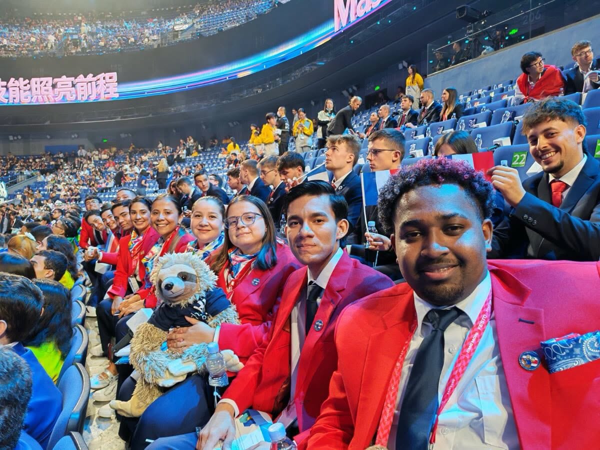 Costa Rica llegó hasta Shanghái, China, para medirse con jóvenes de diferentes partes del mundo en WorldSkills 2026 (Mundial de Habilidades 2026), y lo hizo con la delegación más grande que ha presentado el Instituto Nacional de Aprendizaje (INA), 11 participantes