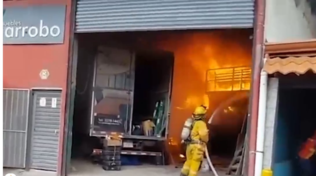 Los bomberos evitaron que el fuego se propagara a otras viviendas