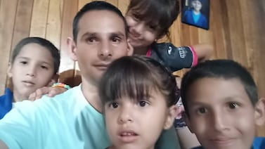 Papá que velaba por cuatro hijos murió en trágico accidente, pero sus sueños poco a poco se hacen realidad