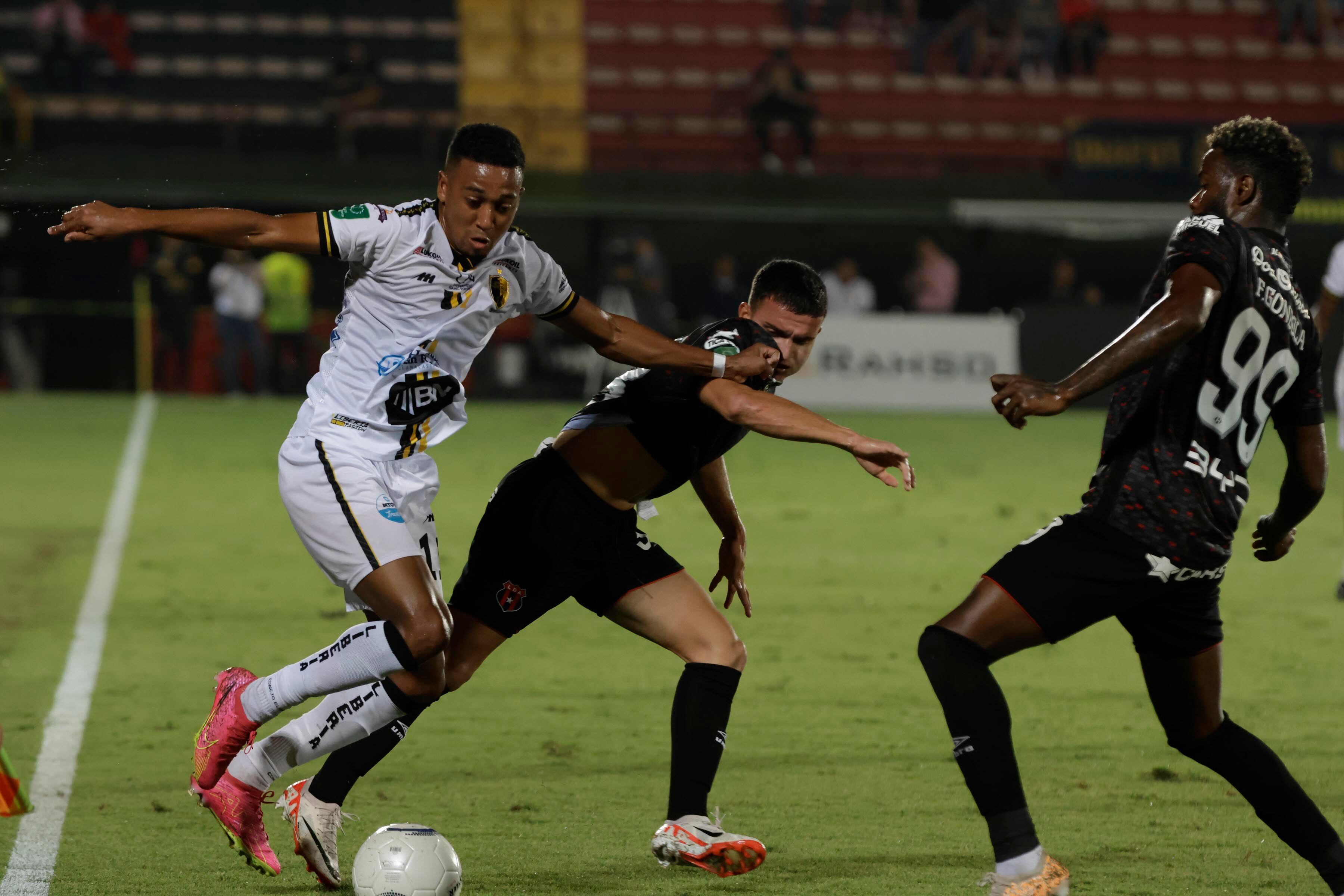 Liga vs Liberia - Torneo de Copa
