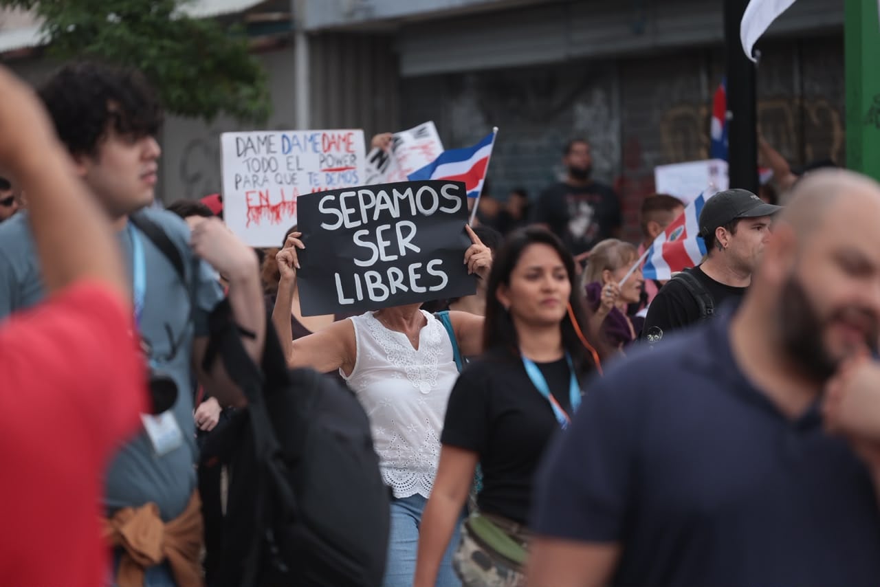 Manifestación en defensa del Poder Judicial y la institucionalidad congregó miles de personas en San José.