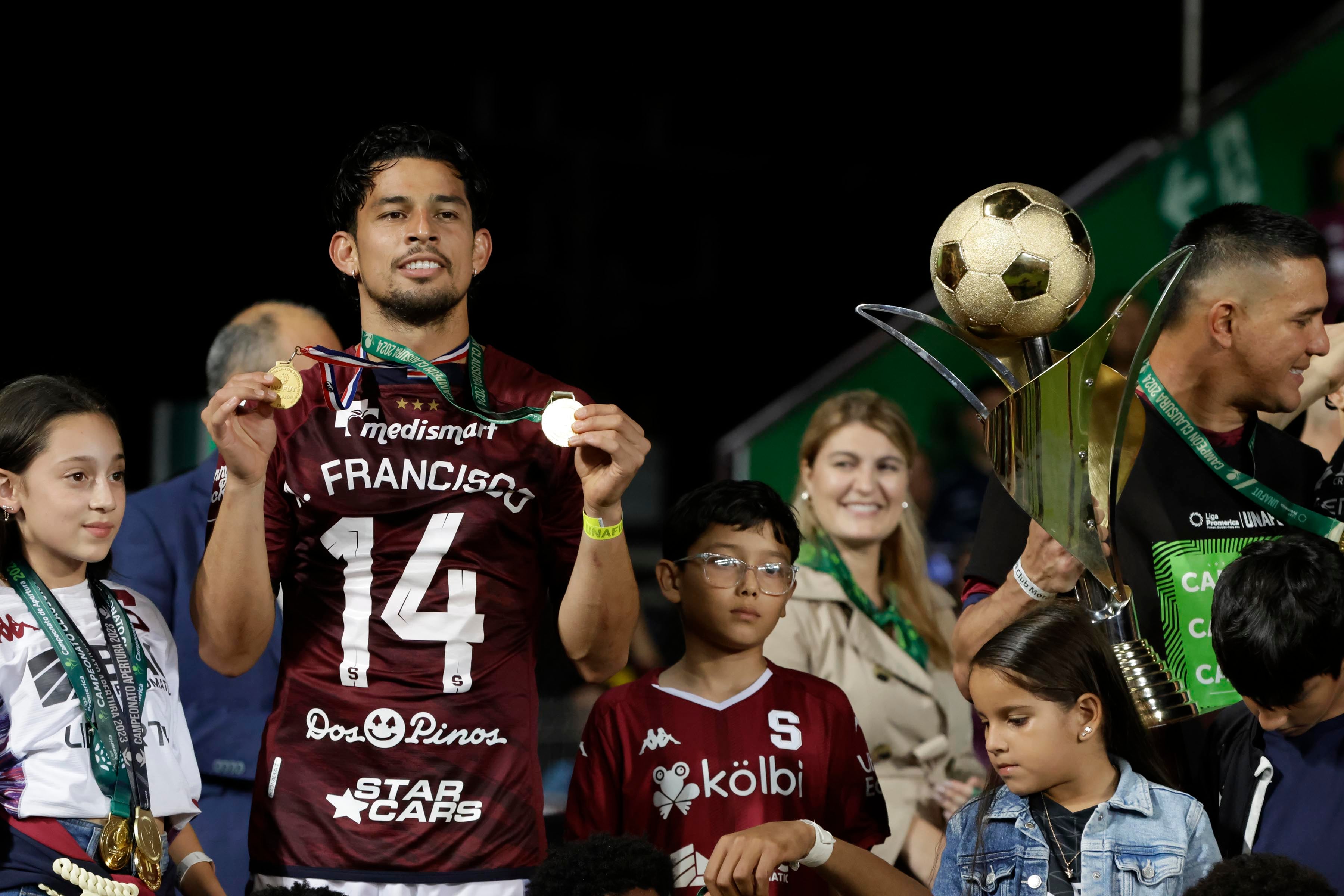 26/05/2024. Estadio Ricardo Saprissa Aymá, Tibás. Hora: 04:00 p.m. Final del del Torneo de Clausura 2024 entre el Deportivo Saprissa y Liga Deportiva Alajuelense (LDA), disputada en el Estadio Ricardo Saprissa Aymá, Tibás. Fotos: Mayela López