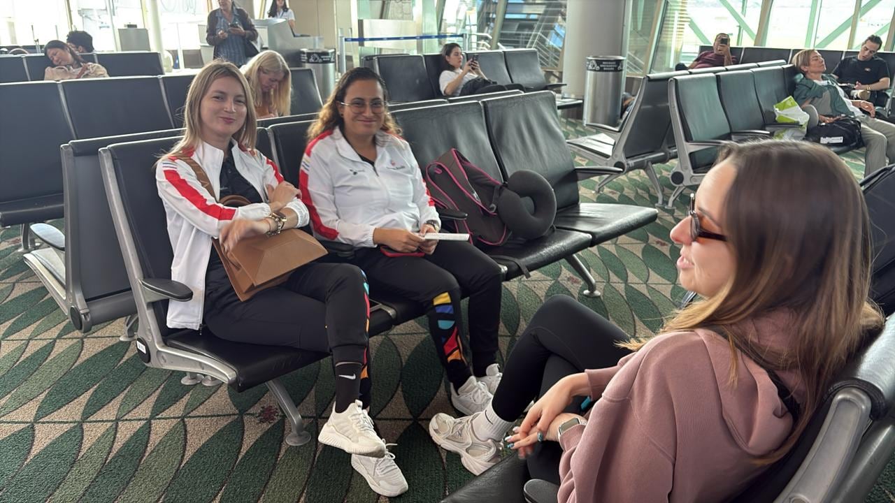 Una delegación de 60 personas de la Banda Municipal de Zarcero está varada en el Aeropuerto Internacional Juan Santamaría por el presunto problema del radar.