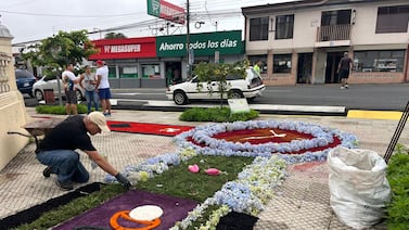 Solemnidad del Corpus Christi 2026 se vivió entre alfombras, fe, devoción y unión familiar en San Rafael de Heredia