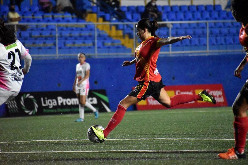 Wendy Acosta, exjugadora del herediano. Facebook.