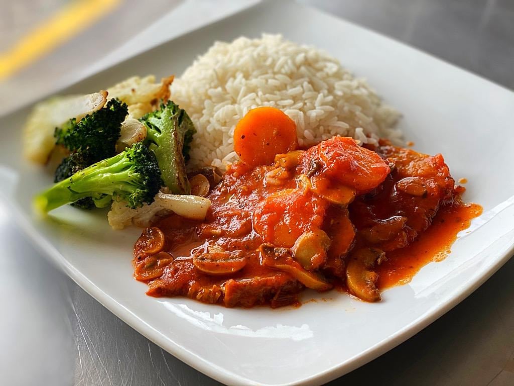 Cena mano de piedra en salsa navideña . Receta de Candy Zamora, del Centro Gastronómico Candy