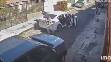 Impresionante video muestra como conductor escapó de maleantes que querían hacerle bajonazo