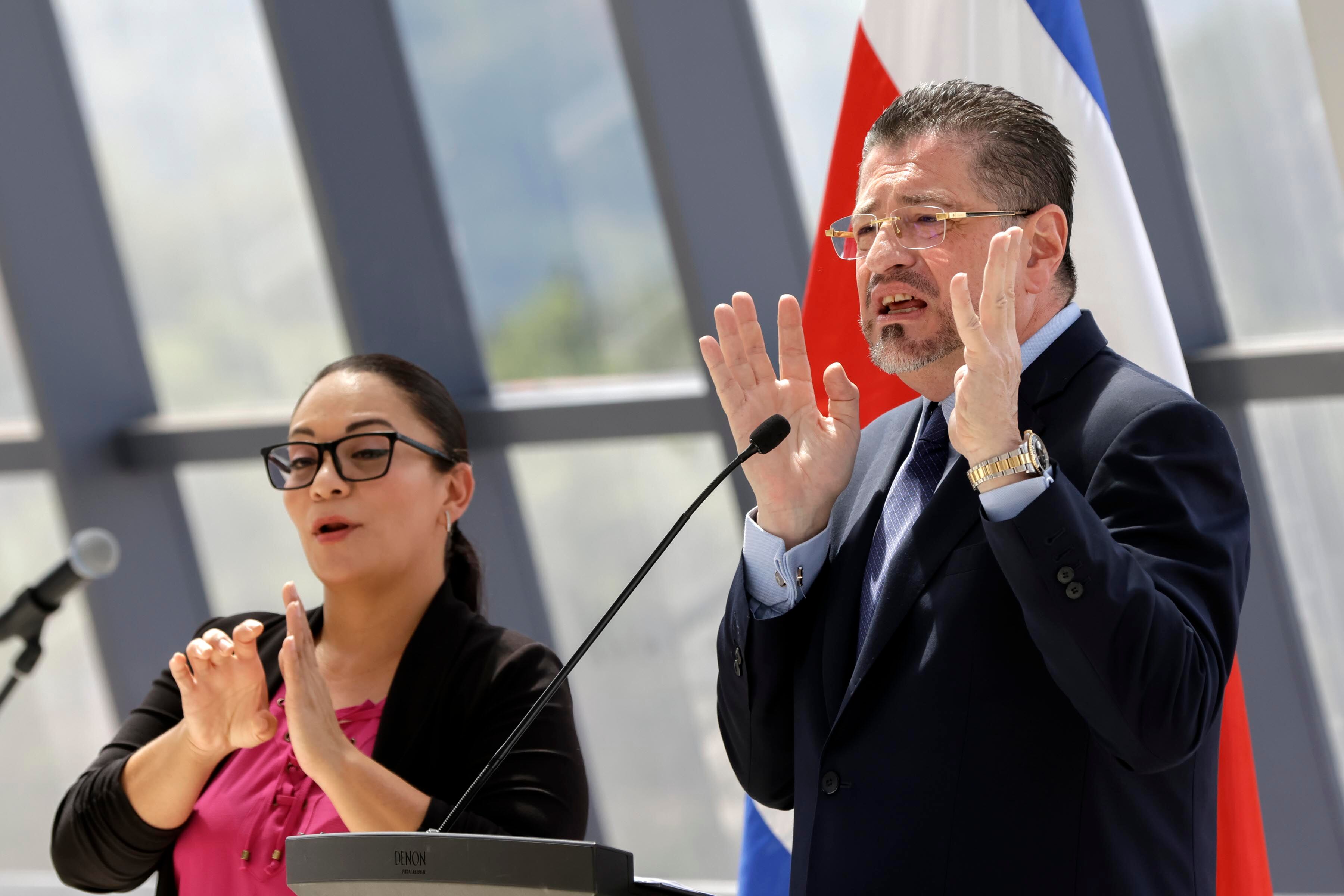 07/11/2023. Estadio Nacional, Parque Metropolitano La Sabana. Hora: 10:00 a.m. Autoridades de Salud presentaron este martes la "Ruta de la Salud", plan que tiene como objetivo primordial atender el problema de las listas de espera en la Caja Costarricense de Seguro Soicial (CCSS). En la foto, el presidente Rodrigo Chaves. Fotos: Mayela López