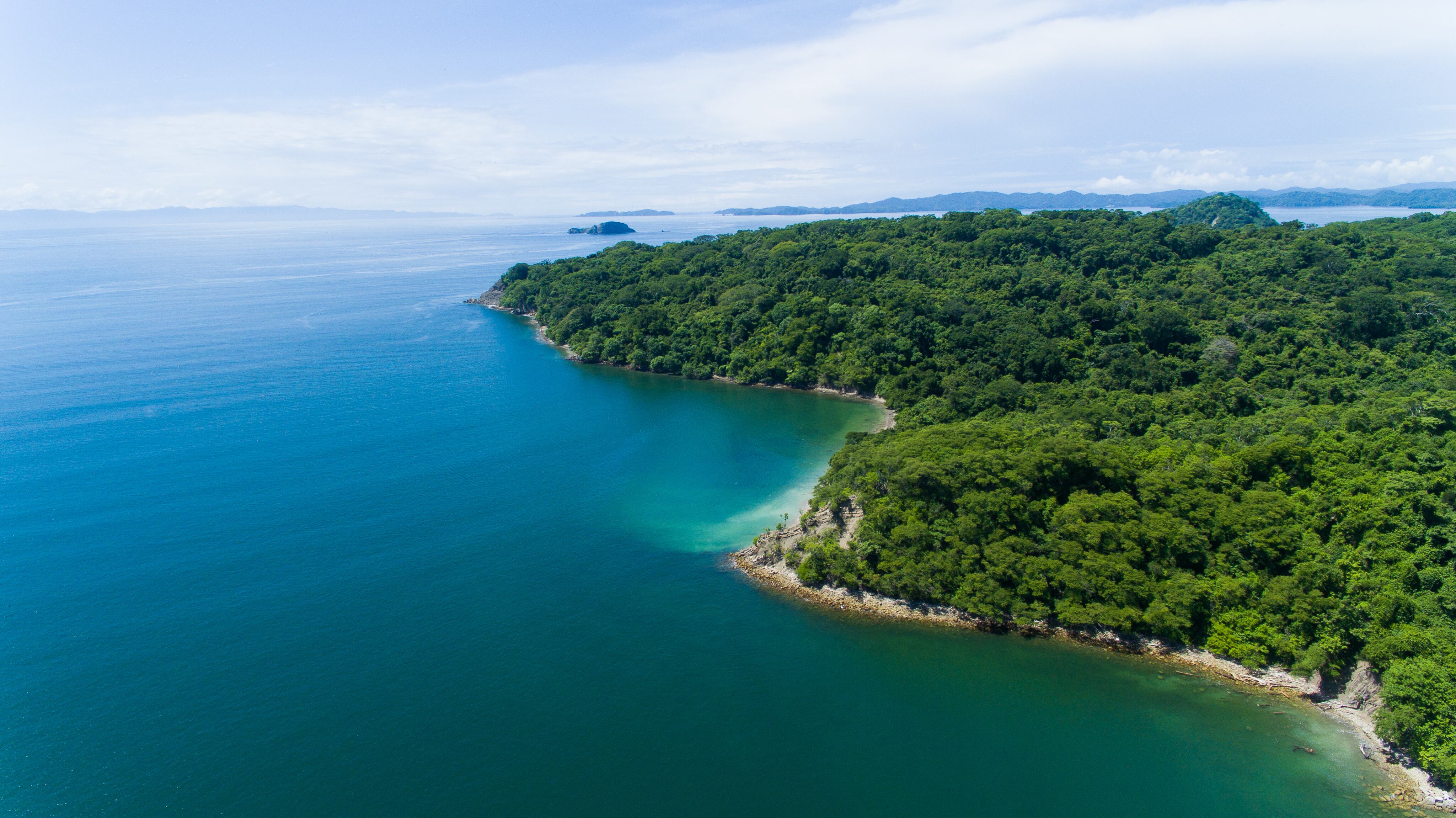 Ya se puede visitar turísticamente la Isla de San Lucas, la cual mezcla una de las naturalezas más hermosas de todo el país y uno de los capítulos más horrorosos de nuestra historia, porque ahí estuvo, por más de 100 años, la cárcel tica más inhumana. José León Sánchez, escritor, estuvo preso ahí