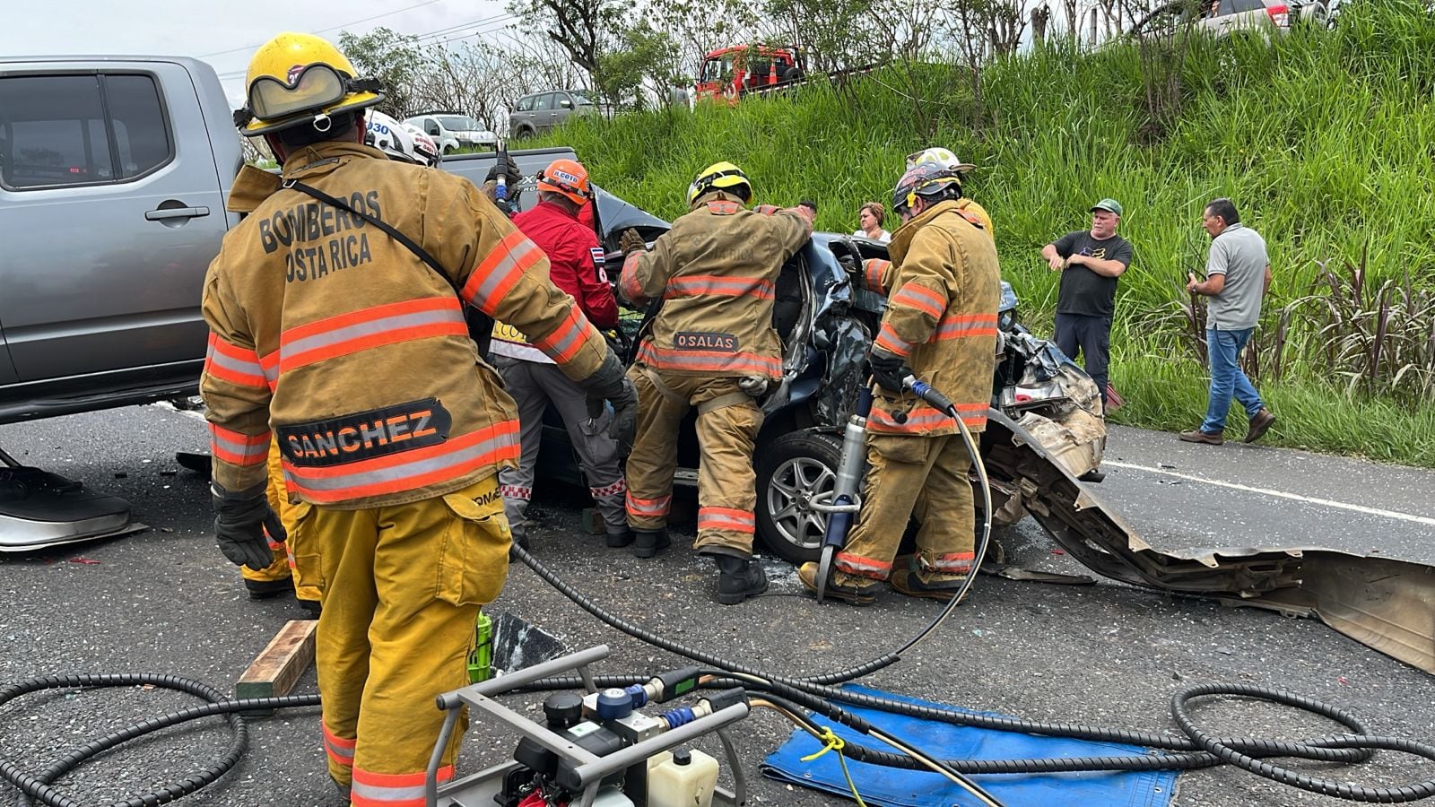 Una persona resulto herida en un choque múltiple en Alajuela