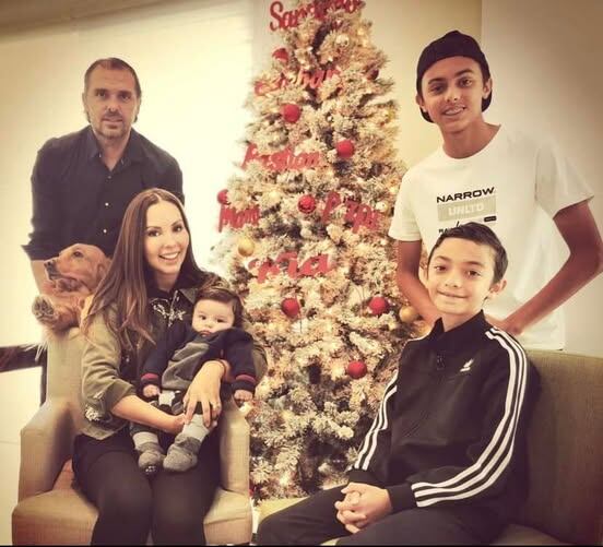 Andrés Carevic publicó esta foto en el 2021 para presentar a su hijo Bastian, el cual nació en Costa Rica. Foto: Facebook.