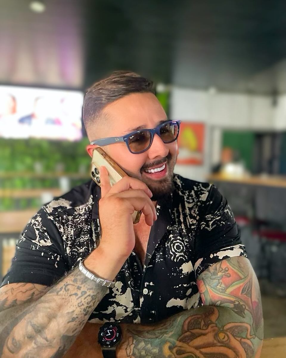 Periodista Omar Cascante, presentador de Buen día.